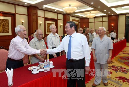 Đồng chí Lê Hồng Anh gặp mặt đoàn cựu thanh niên xung phong